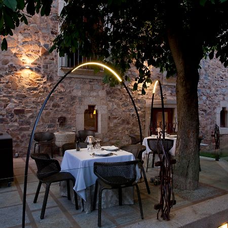 Parador De Caceres Bagian luar foto