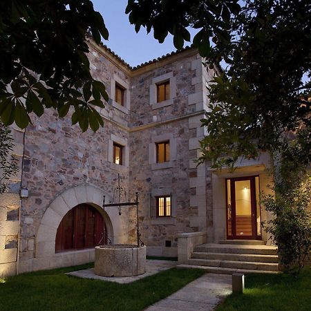 Parador De Caceres Bagian luar foto