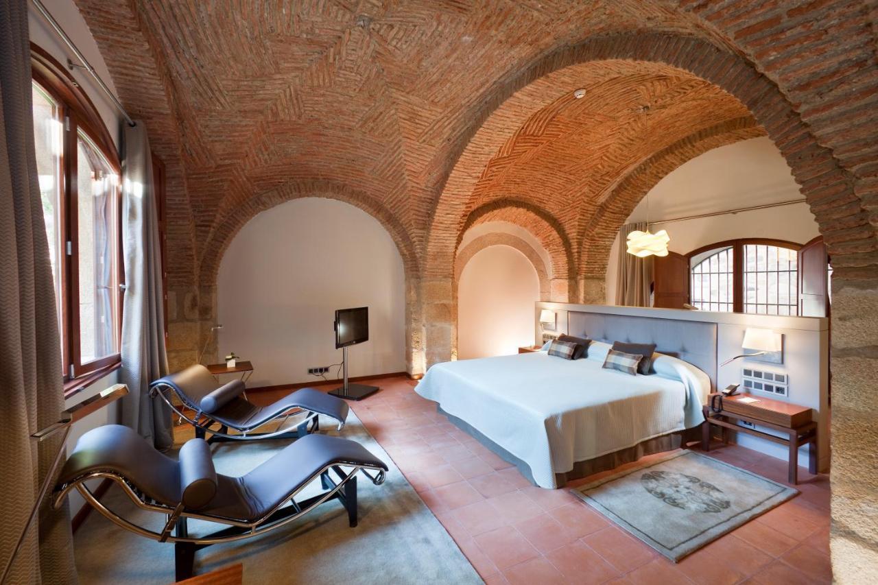 Parador De Caceres Bagian luar foto