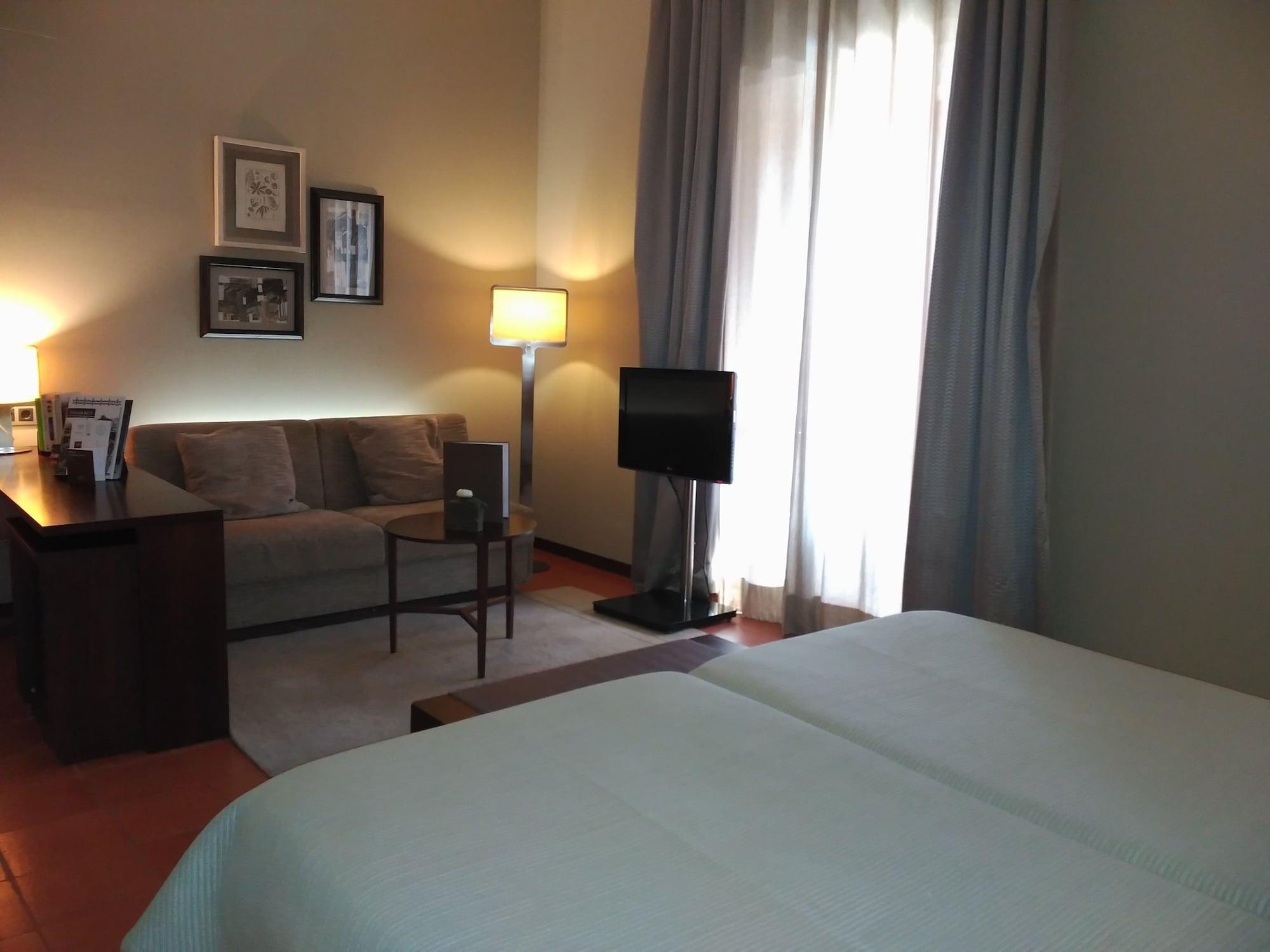 Parador De Caceres Bagian luar foto