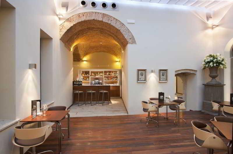 Parador De Caceres Bagian luar foto