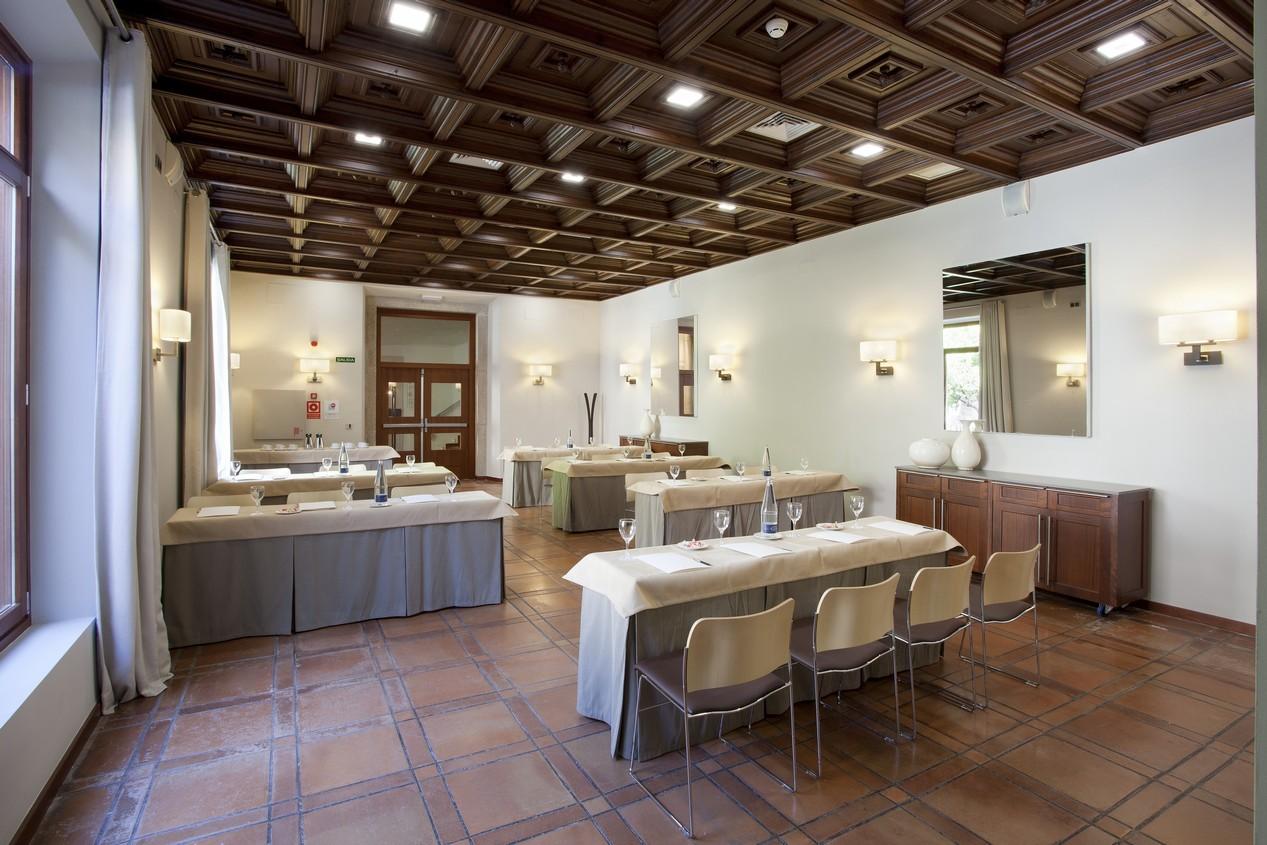 Parador De Caceres Bagian luar foto