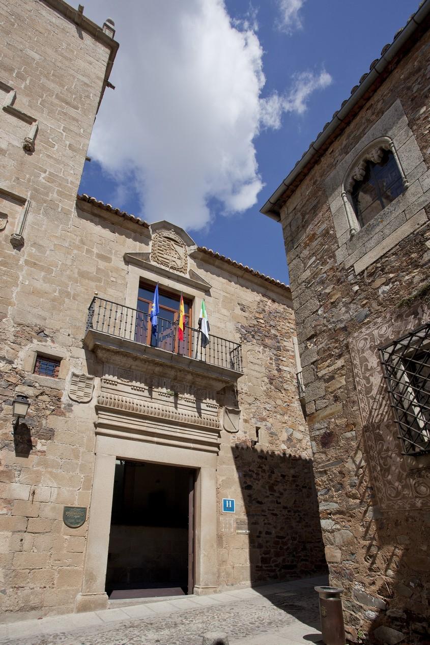 Parador De Caceres Bagian luar foto