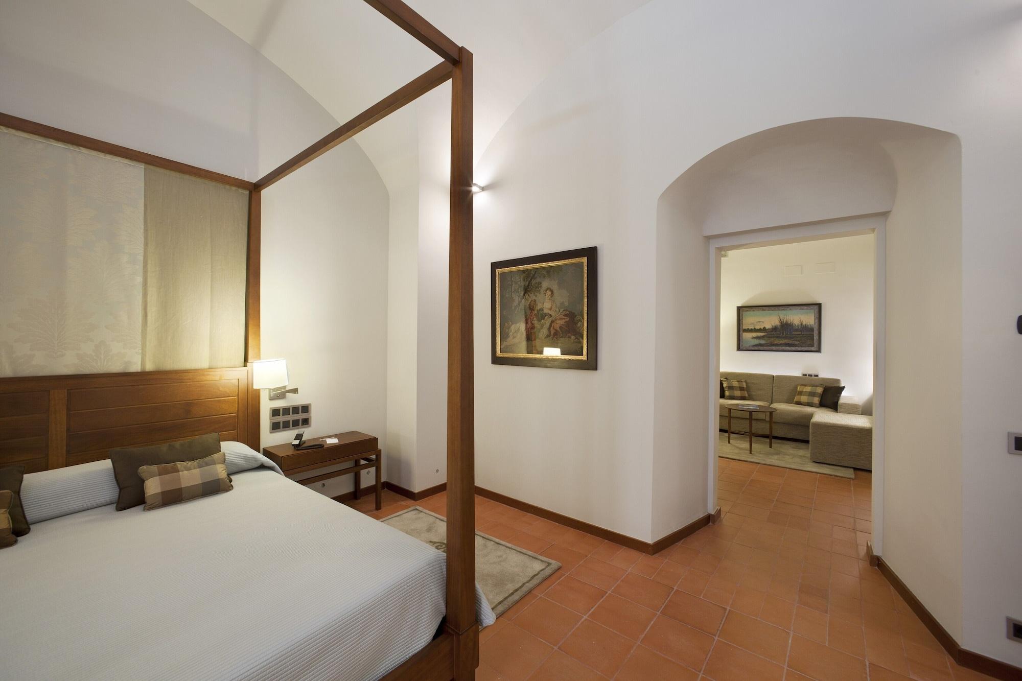 Parador De Caceres Bagian luar foto