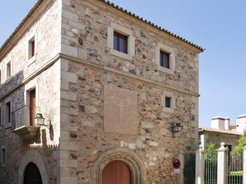 Parador De Caceres Bagian luar foto