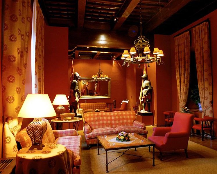 Parador De Caceres Bagian luar foto