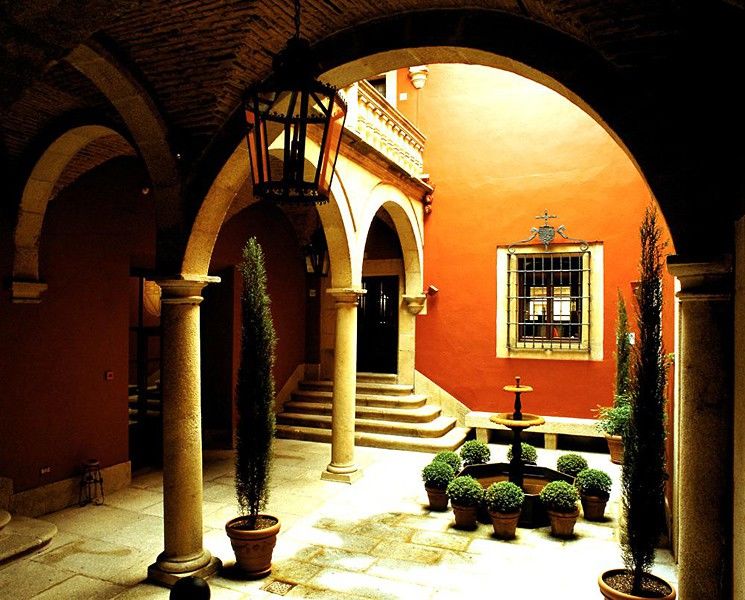 Parador De Caceres Bagian luar foto