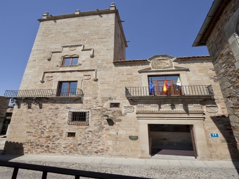 Parador De Caceres Bagian luar foto