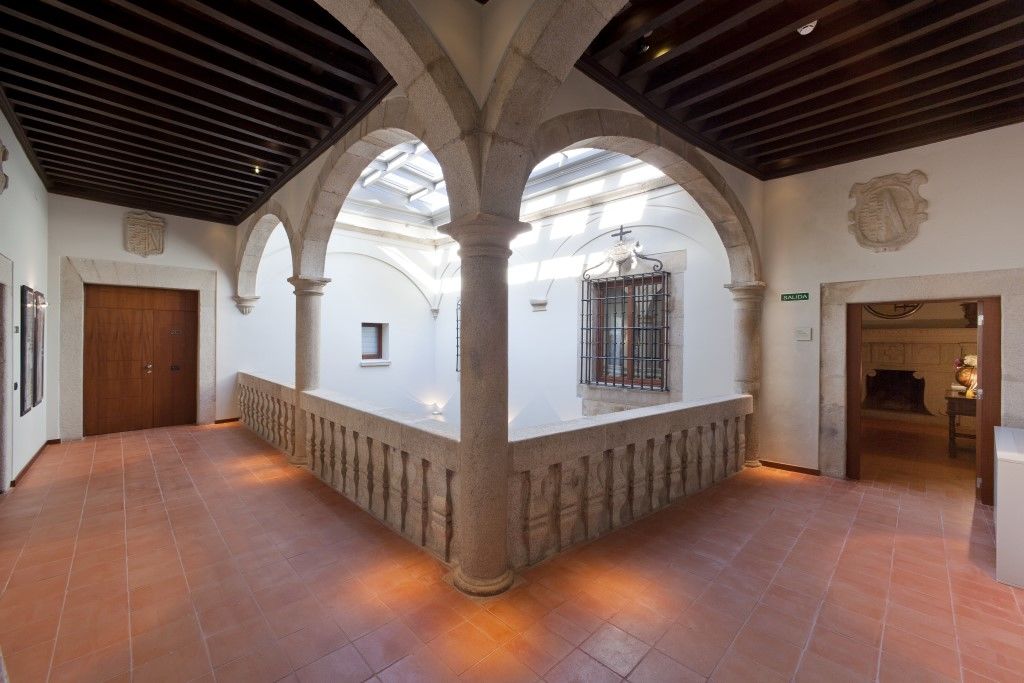 Parador De Caceres Bagian luar foto